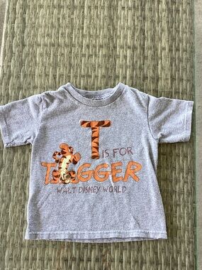 Disney Grey Tee with Orange Tigger Graphic 2T Unisex